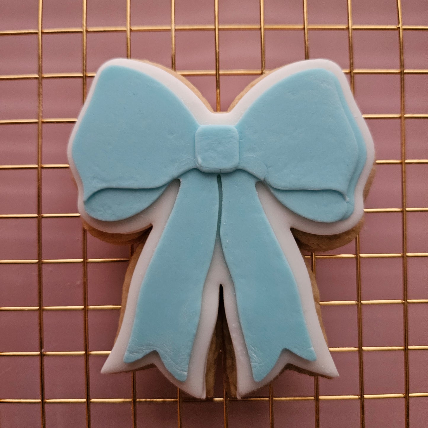 Pretty Bow Fondant and Buttercream Stamp and Cutter Set