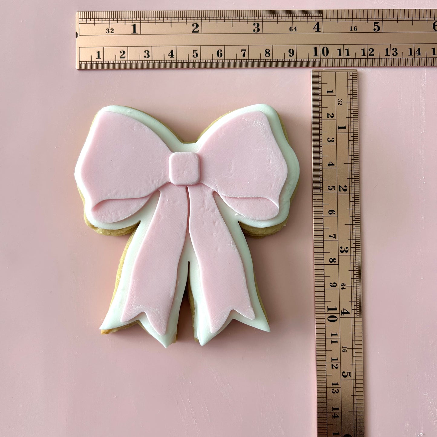 Pretty Bow Fondant and Buttercream Stamp and Cutter Set
