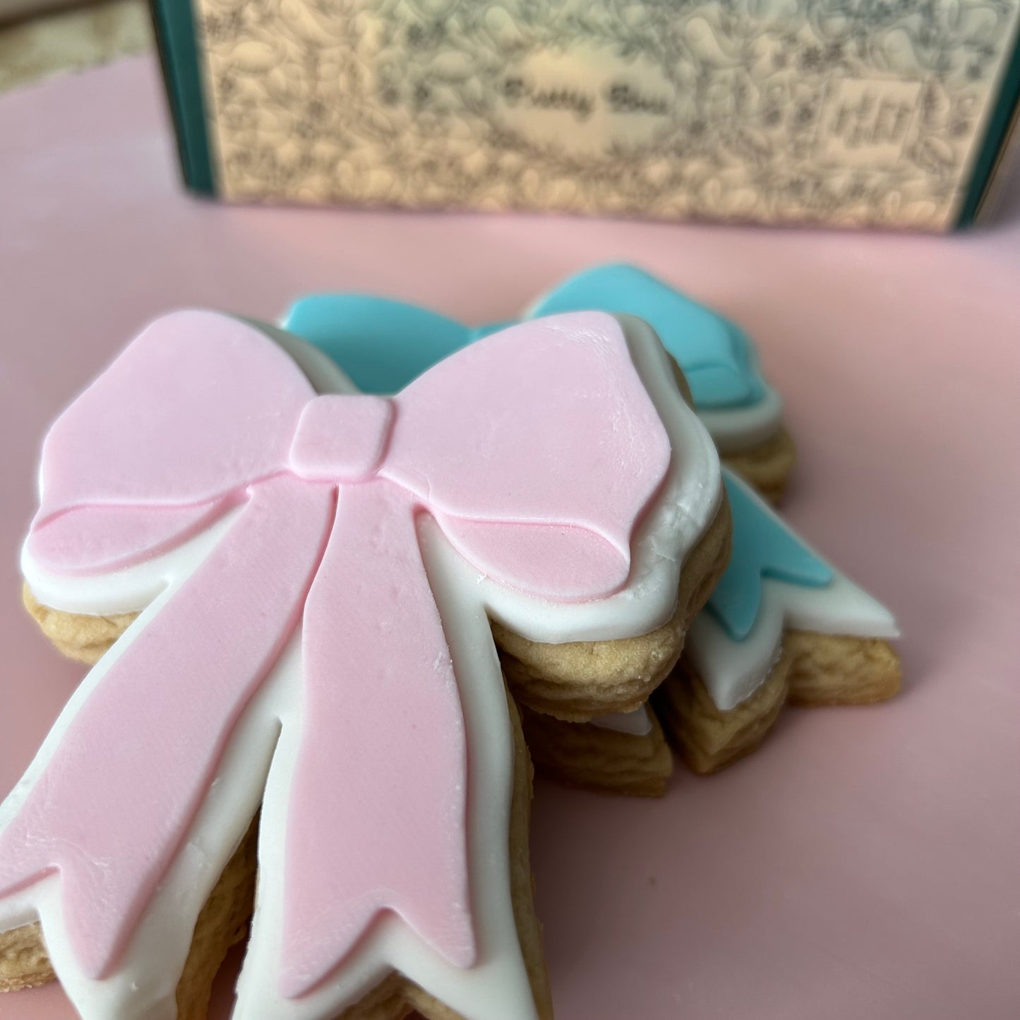 Pretty Bow Fondant and Buttercream Stamp and Cutter Set