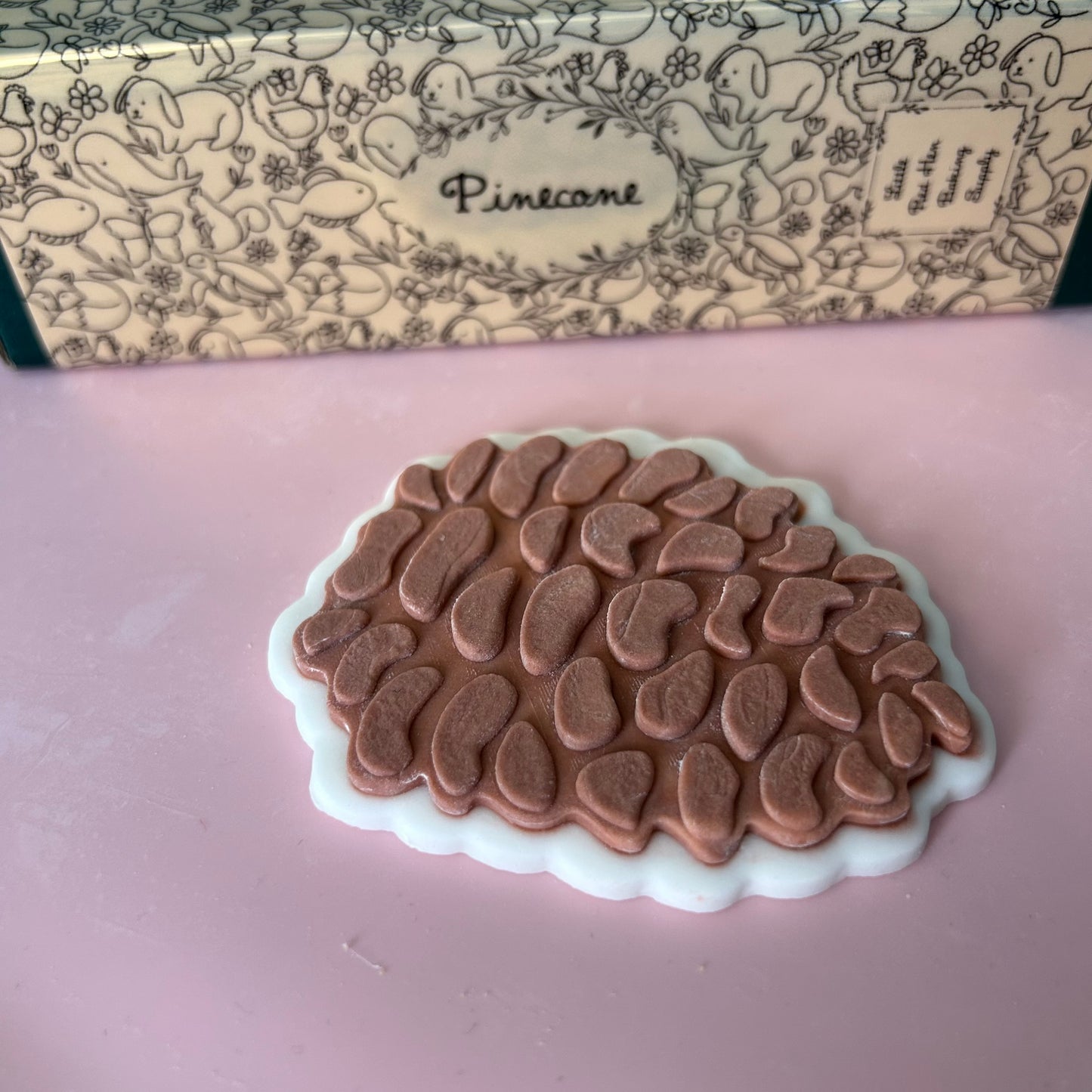 Pinecone Buttercream and Fondant Stamp and Cutter Set