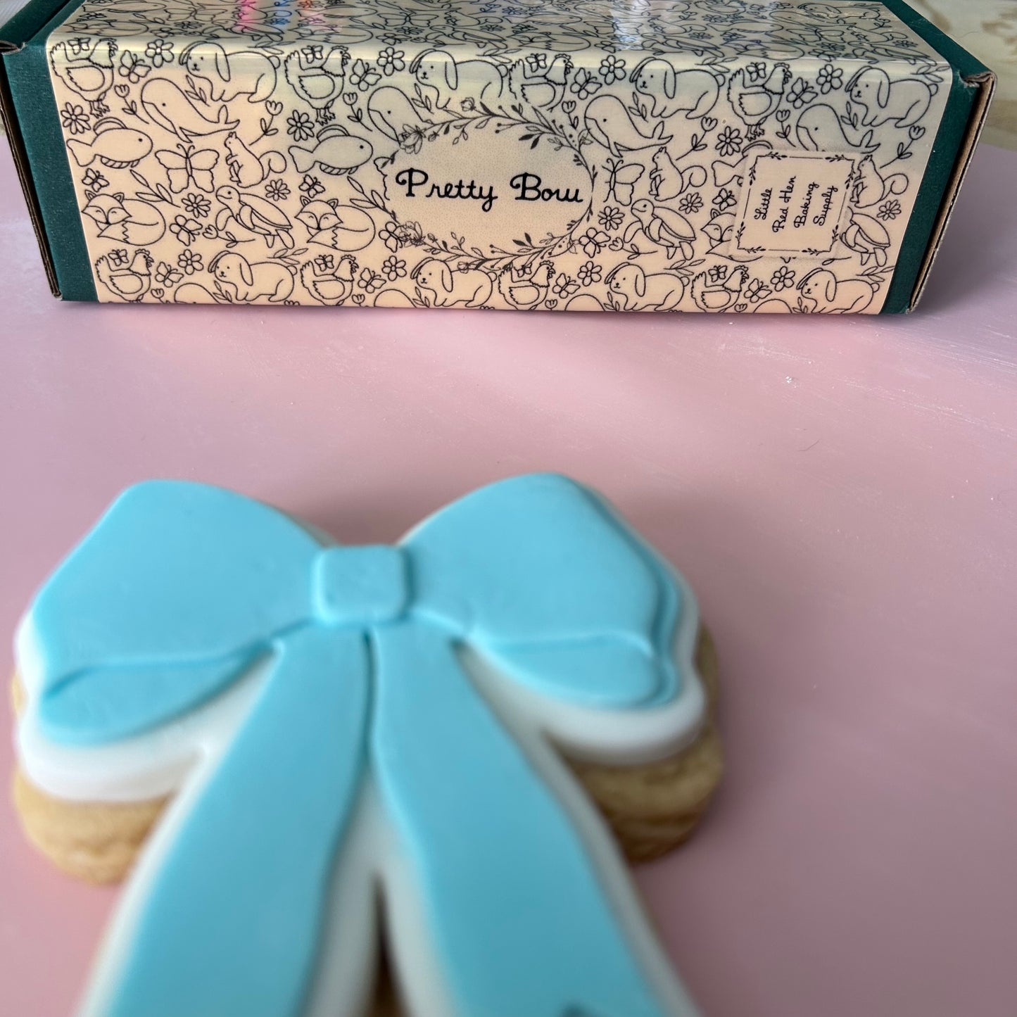 Pretty Bow Fondant and Buttercream Stamp and Cutter Set