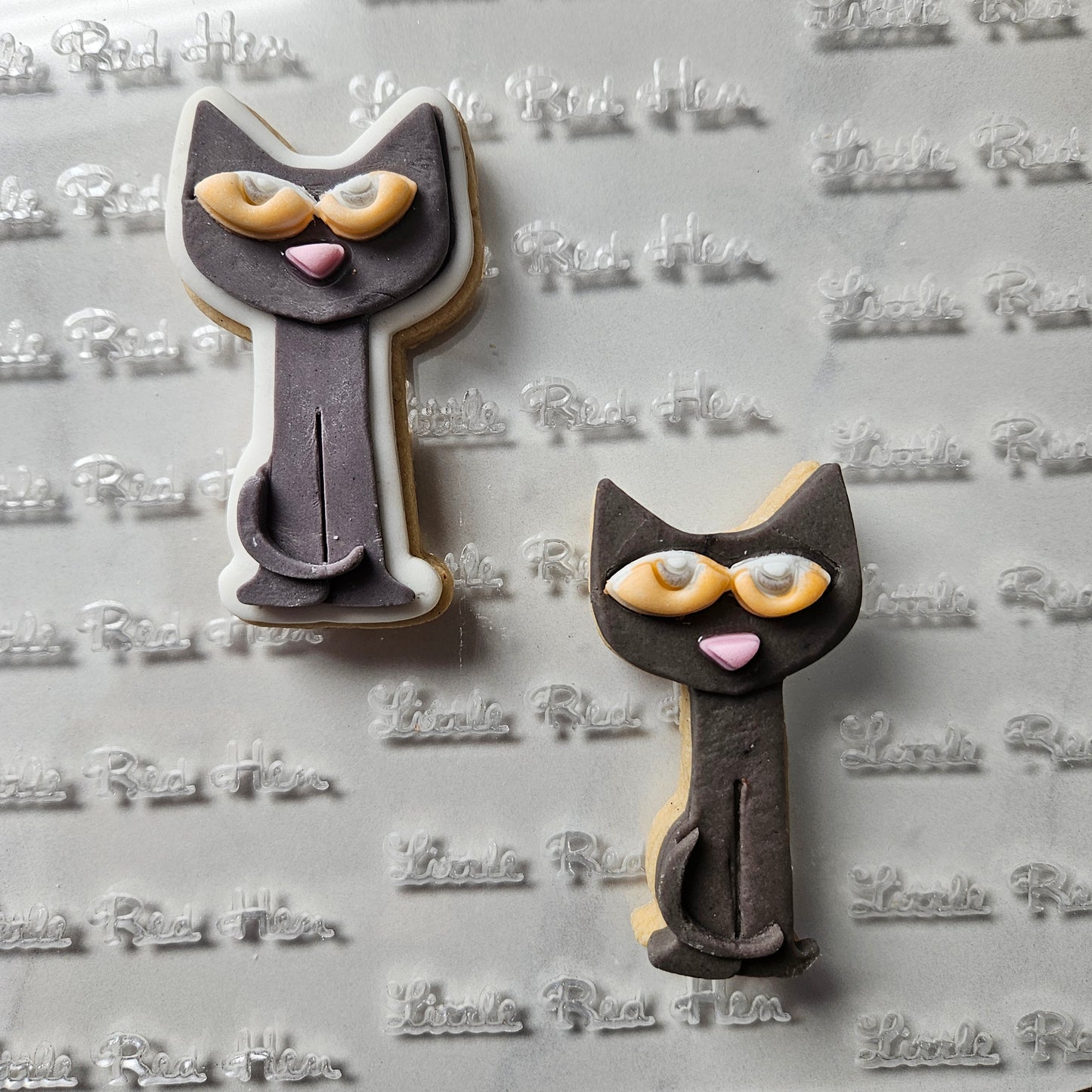 Pete the Cat Fondant and Buttercream Stamp and Cutter Set