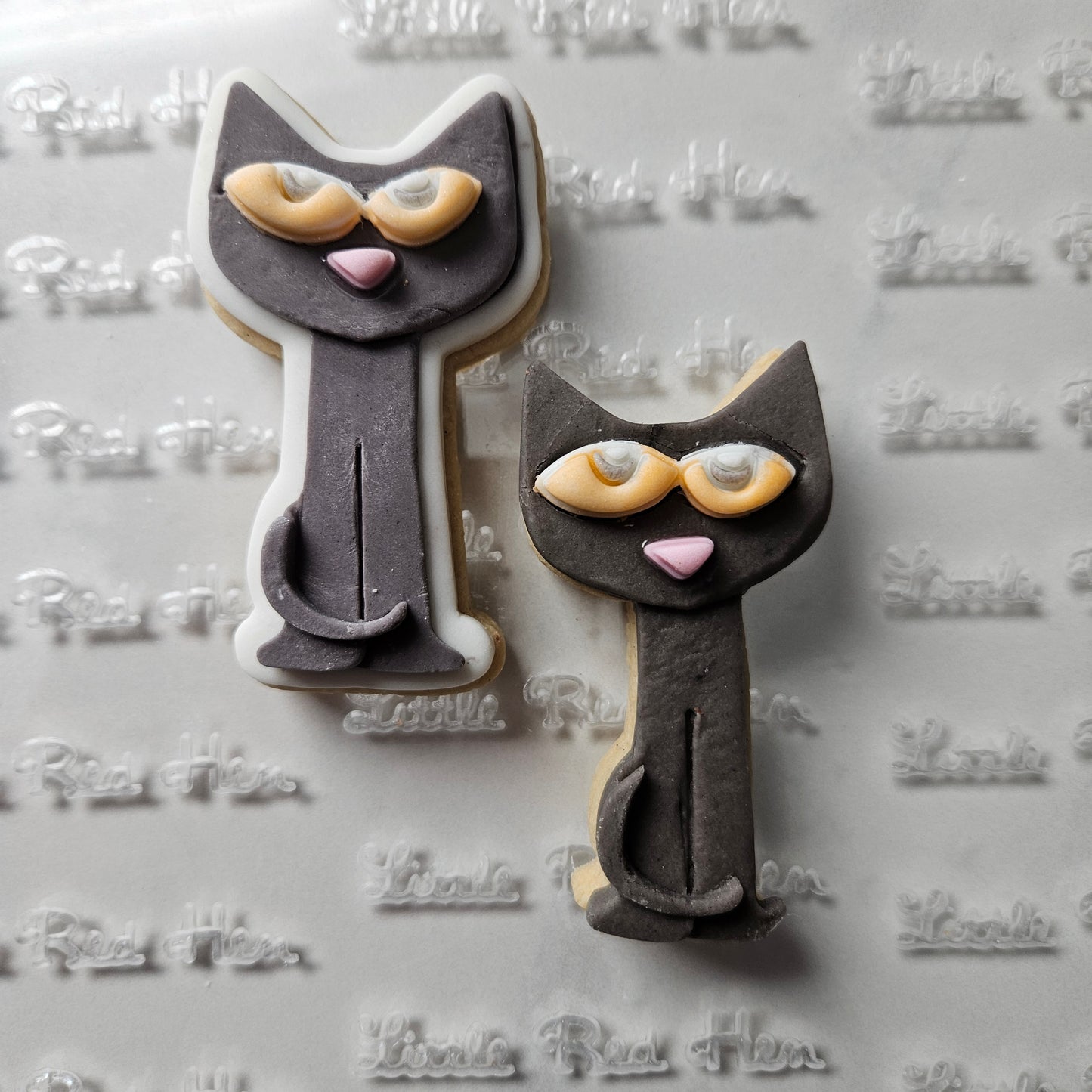 Pete the Cat Fondant and Buttercream Stamp and Cutter Set