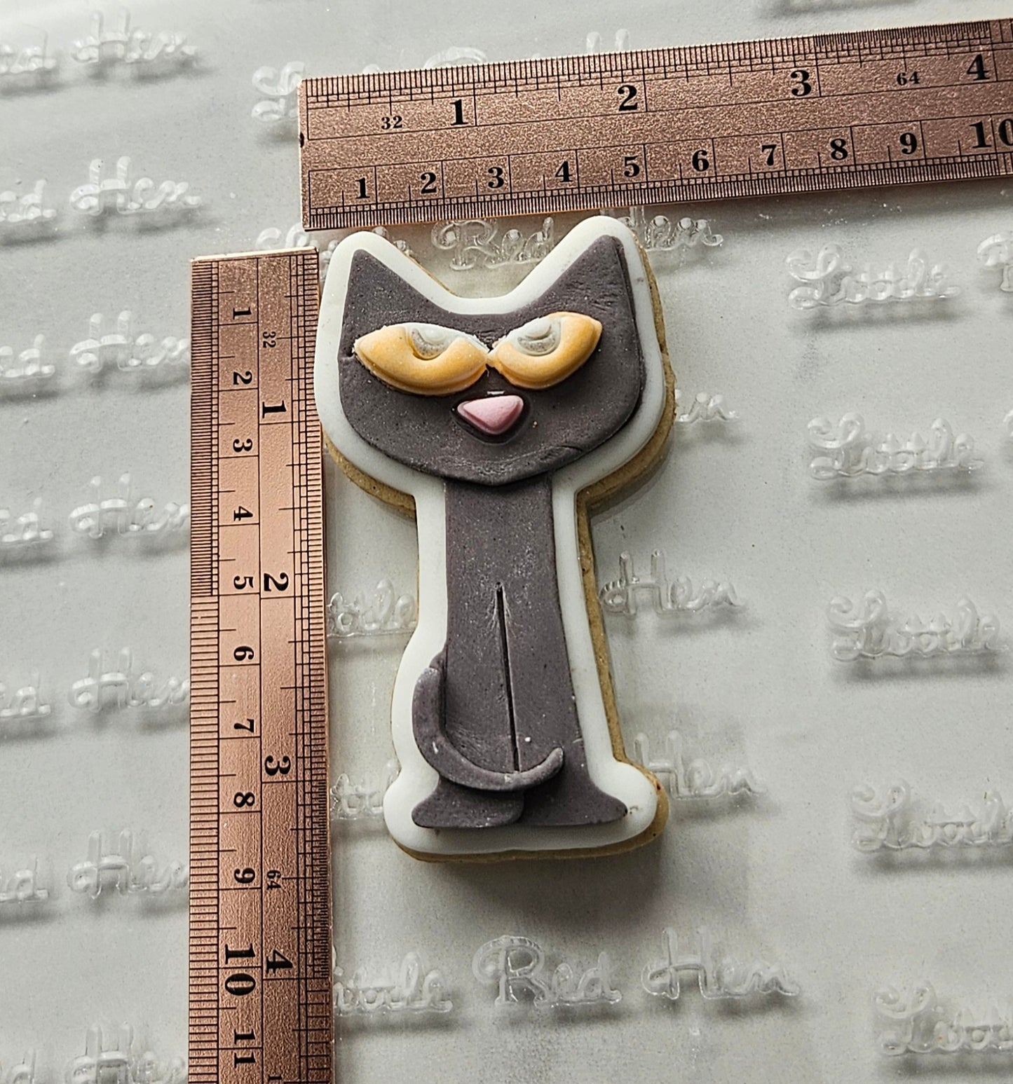 Pete the Cat Fondant and Buttercream Stamp and Cutter Set
