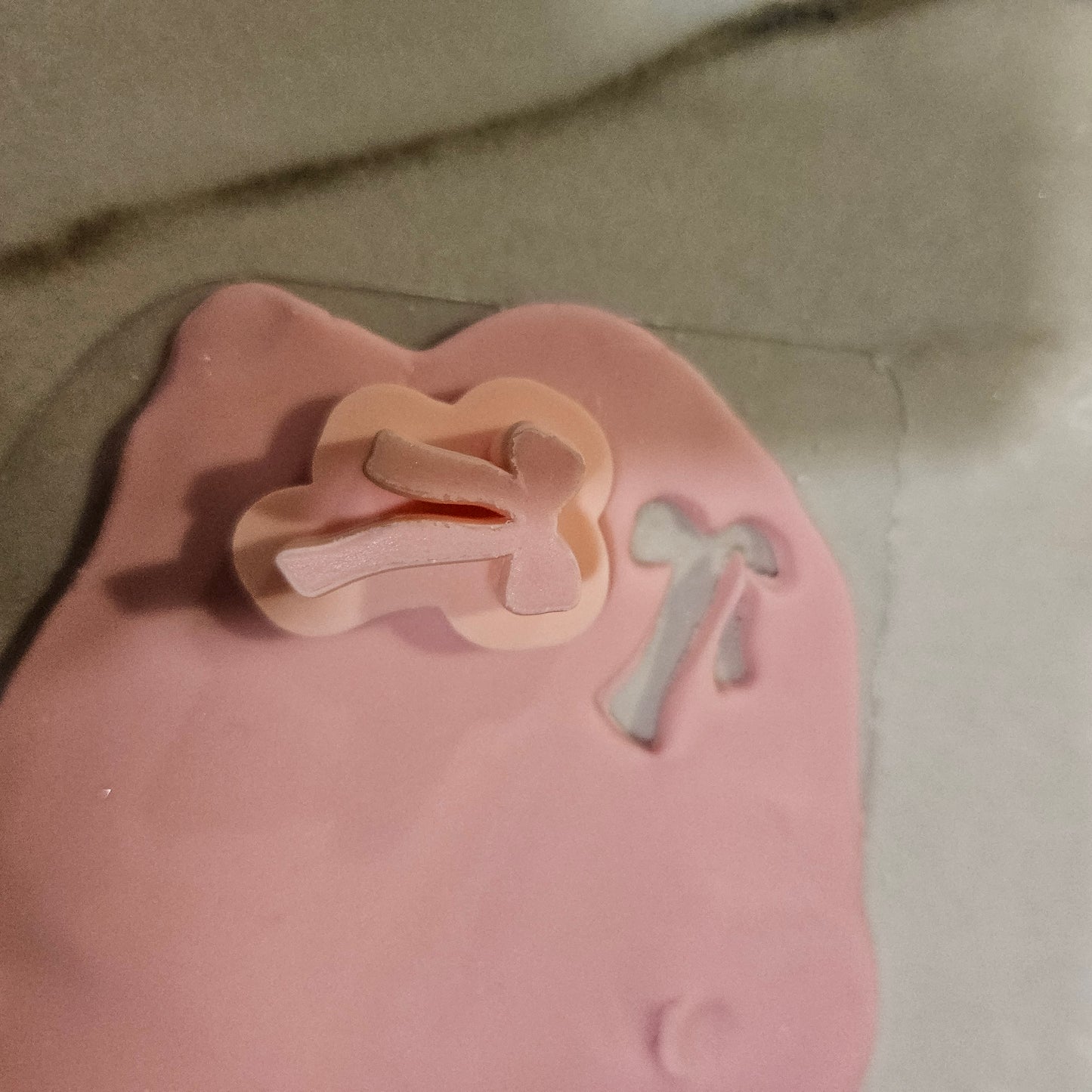 Ribbon Bow Fondant and Buttercream Stamp Plate and Cutter Set