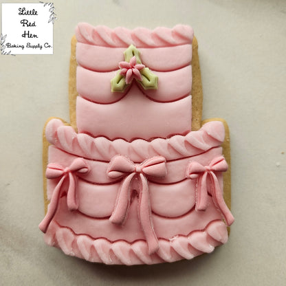 Cake with Mini Bow Fondant and Buttercream Stamp and Cutter Set