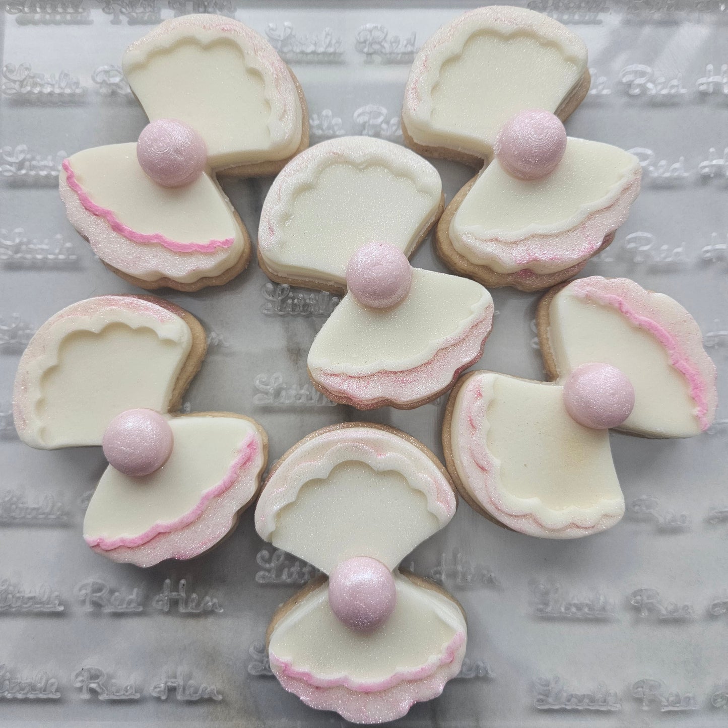 Clam with Pearl Fondant and Buttercream Stamp and Cutter Set