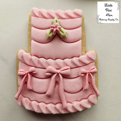 Cake with Mini Bow Fondant and Buttercream Stamp and Cutter Set
