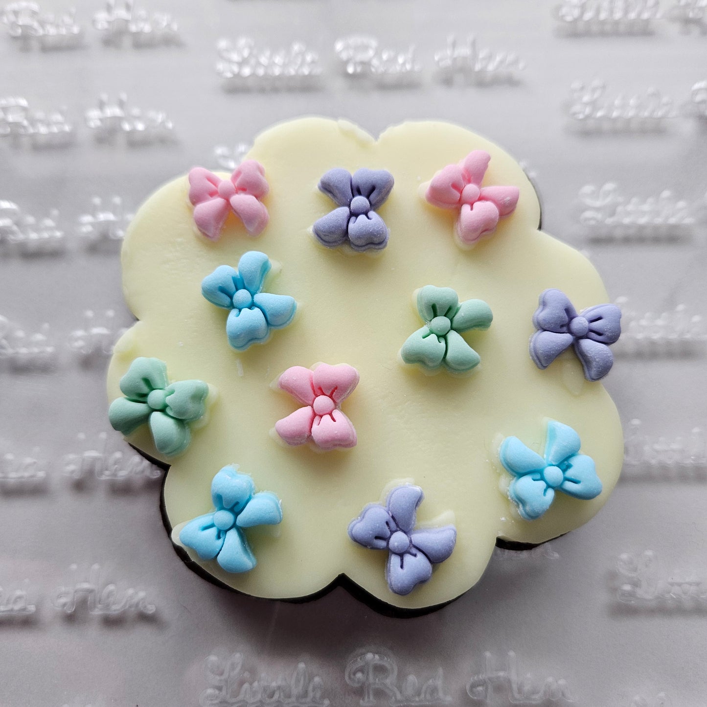 Wide Bow Fondant and Buttercream Stamp Plate and Cutter Set