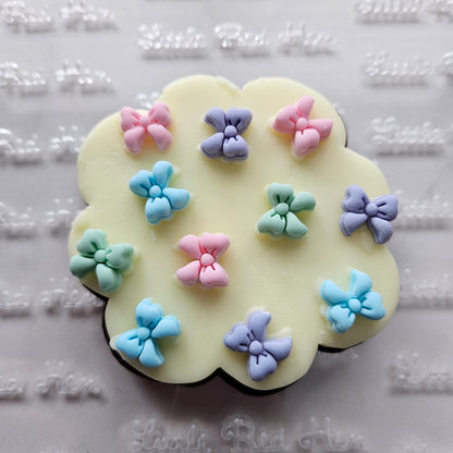 Wide Bow Fondant and Buttercream Stamp Plate and Cutter Set