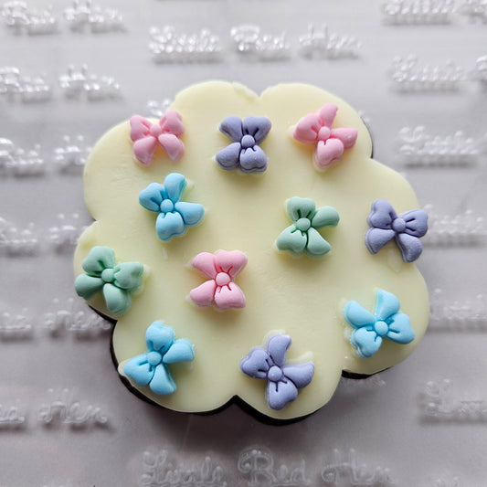 Wide Bow Fondant and Buttercream Stamp Plate and Cutter Set
