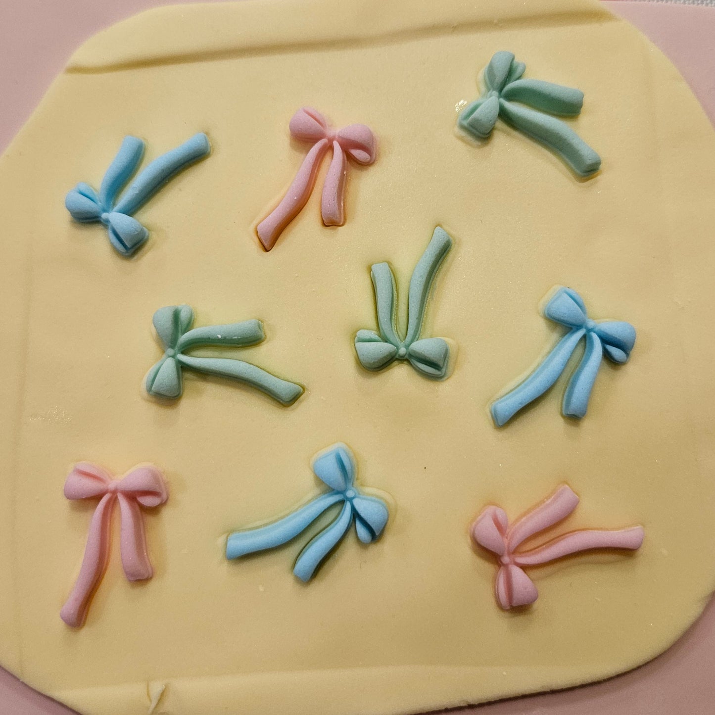 Ribbon Bow Fondant and Buttercream Stamp Plate and Cutter Set