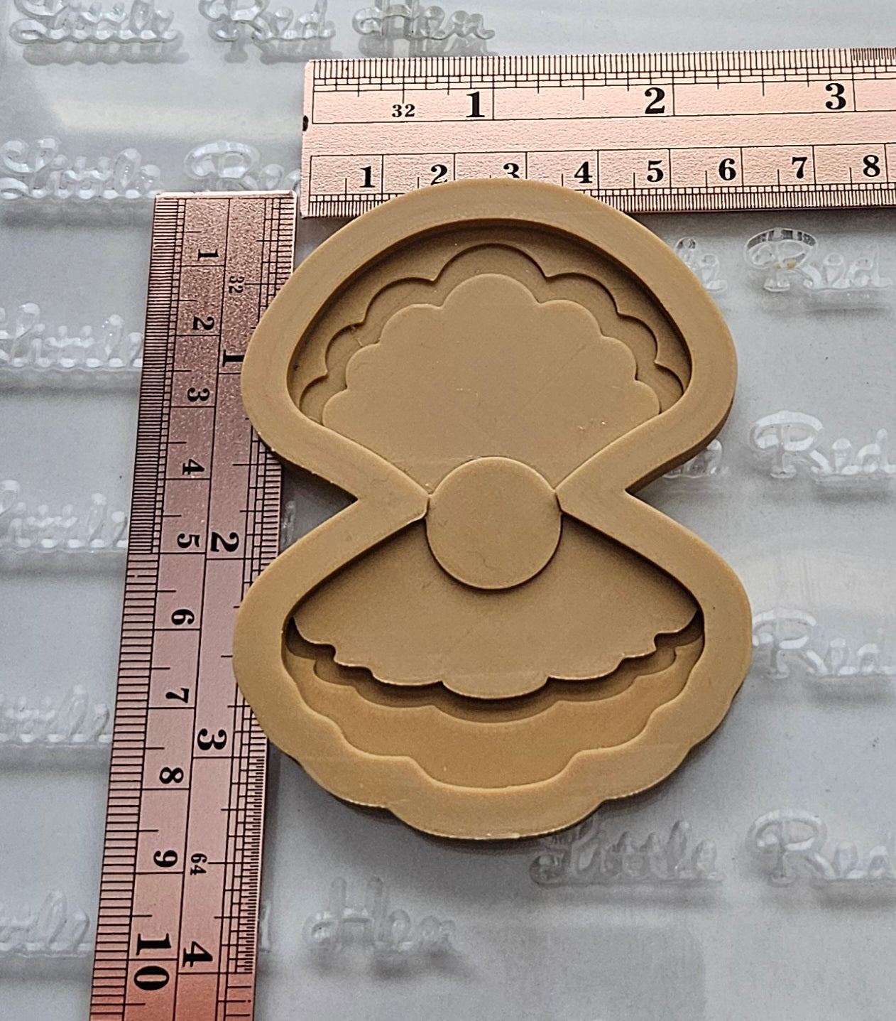 Clam with Pearl Fondant and Buttercream Stamp and Cutter Set
