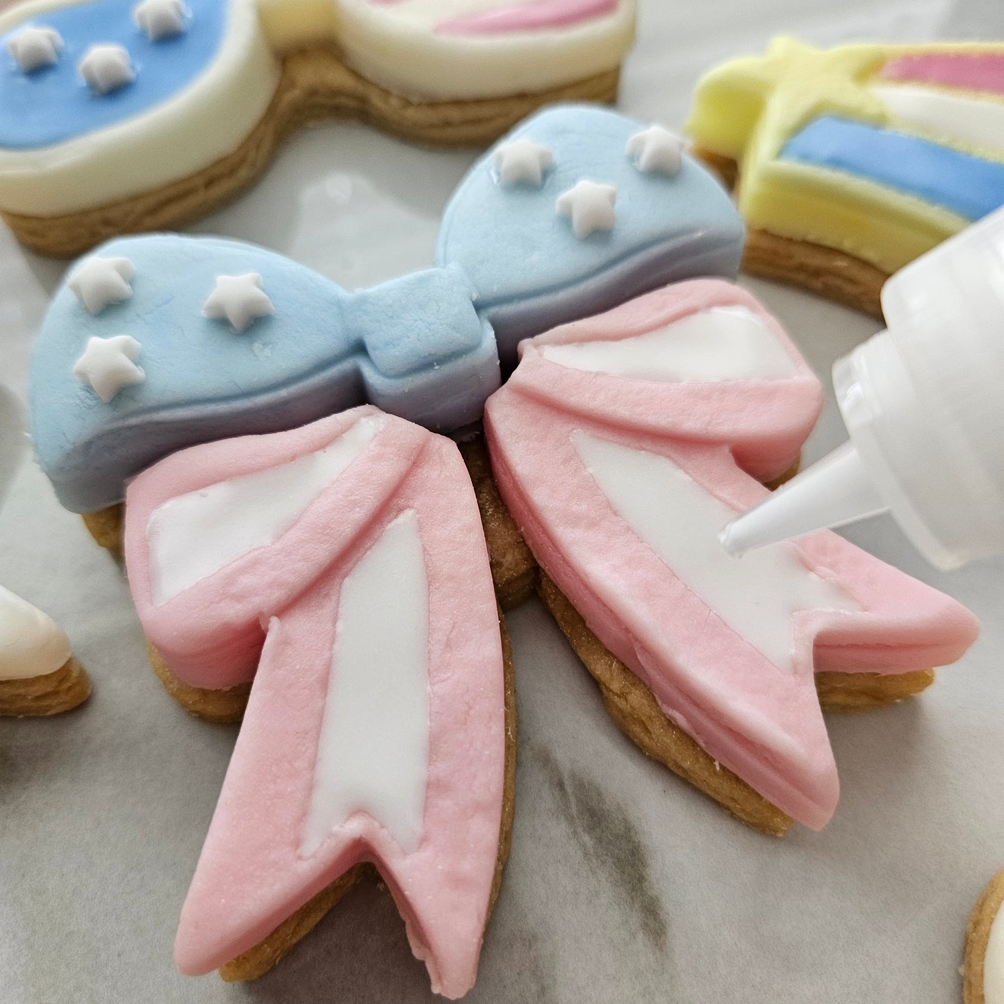 Americana Bow READY TO FLOOD Buttercream Fondant Stamp and Cookie Cutter Set